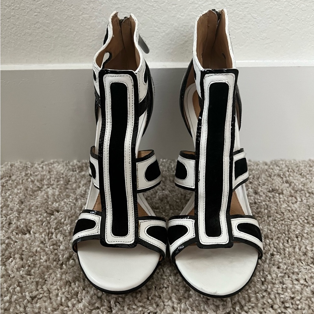 L.A.M.B. Black And White Open Toe Heels/Stilettos Size 8